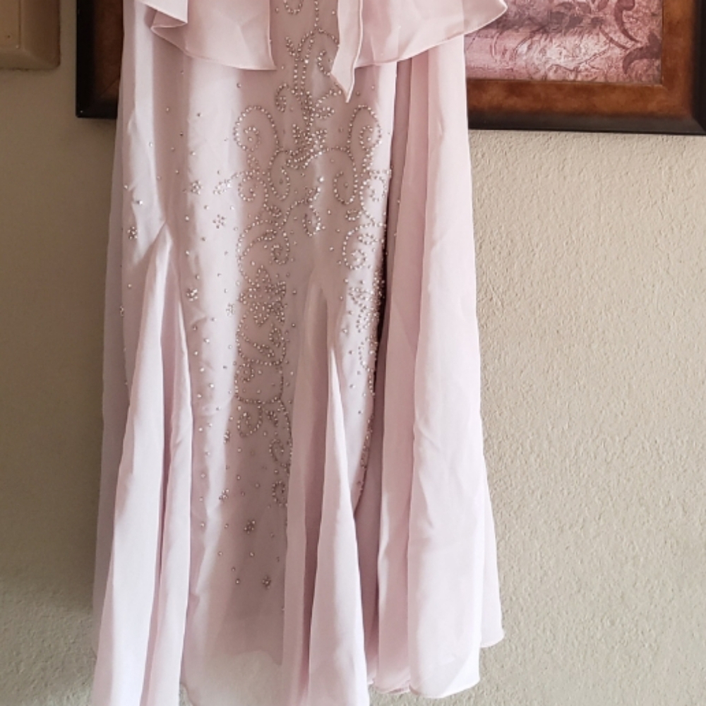 Dress - Picture 2 of 2